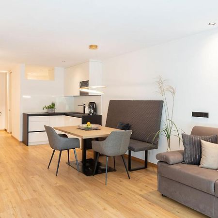 Nice Living Neue- Moderne Apartments Im Herzen Von Brixen - Kostenlose Brixencard - Ideal Fuer Familien, Paare, Geschaeftsreisende Und Allen Urlaubs Hungrigen Luaran gambar