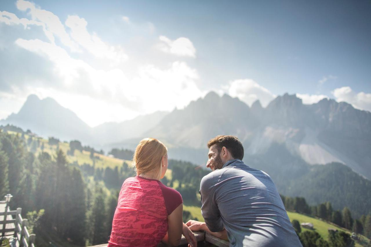 Nice Living Neue- Moderne Apartments Im Herzen Von Brixen - Kostenlose Brixencard - Ideal Fuer Familien, Paare, Geschaeftsreisende Und Allen Urlaubs Hungrigen Luaran gambar