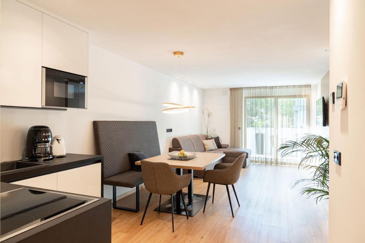 Nice Living Neue- Moderne Apartments Im Herzen Von Brixen - Kostenlose Brixencard - Ideal Fuer Familien, Paare, Geschaeftsreisende Und Allen Urlaubs Hungrigen Luaran gambar