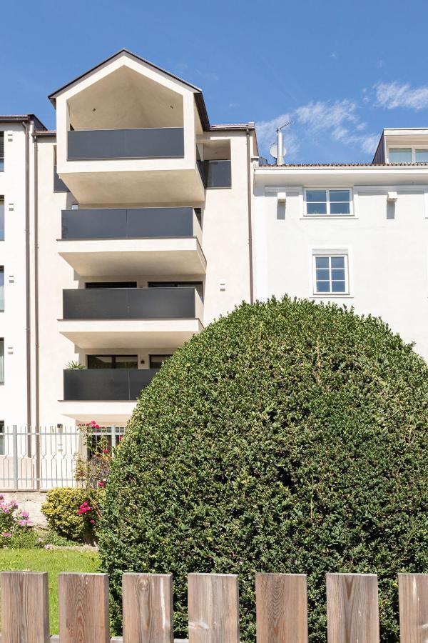 Nice Living Neue- Moderne Apartments Im Herzen Von Brixen - Kostenlose Brixencard - Ideal Fuer Familien, Paare, Geschaeftsreisende Und Allen Urlaubs Hungrigen Luaran gambar