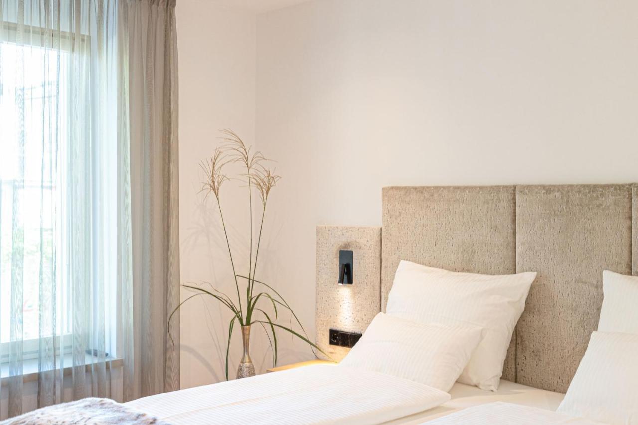 Nice Living Neue- Moderne Apartments Im Herzen Von Brixen - Kostenlose Brixencard - Ideal Fuer Familien, Paare, Geschaeftsreisende Und Allen Urlaubs Hungrigen Luaran gambar